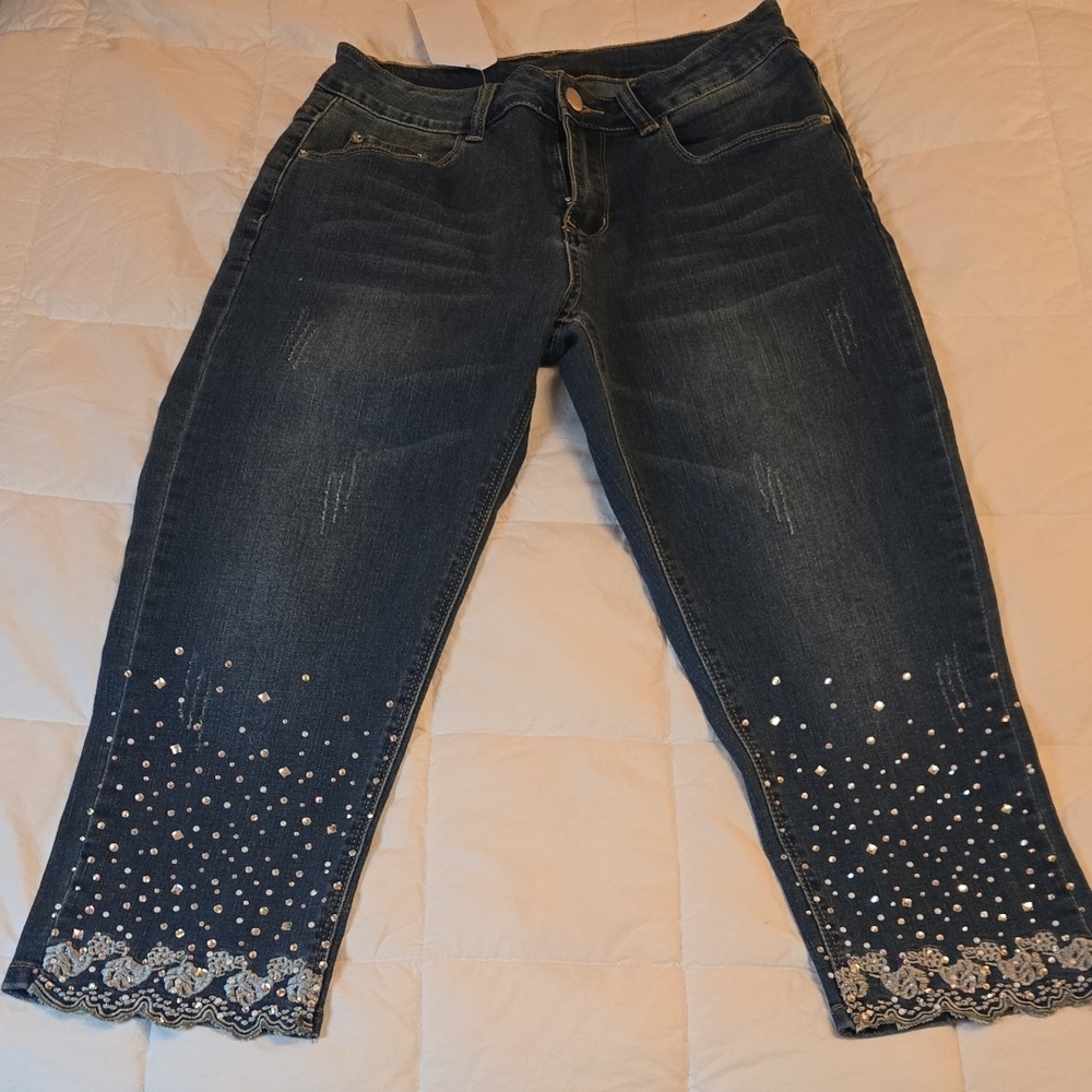 NWT Rhinestone Embellished Capri Jeans - Picture 8 of 9